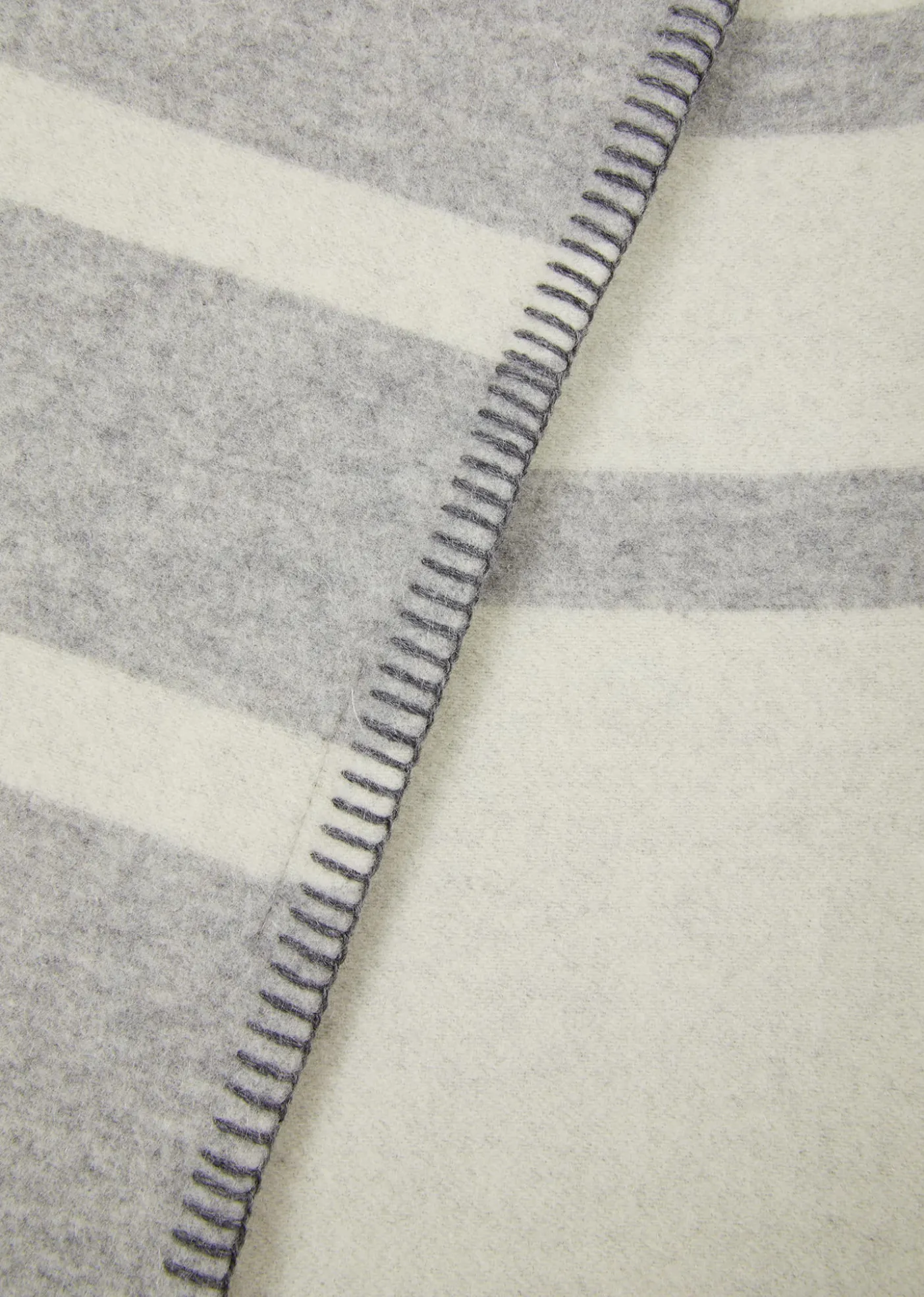 LANEROSSIOptical Double-Face Reversible Wool/Cashmere Throw, 51" x 70"
