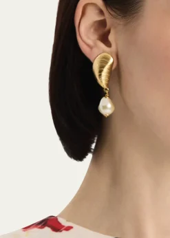Oscar de la RentaMussel Pearly Drop Clip-On Earrings