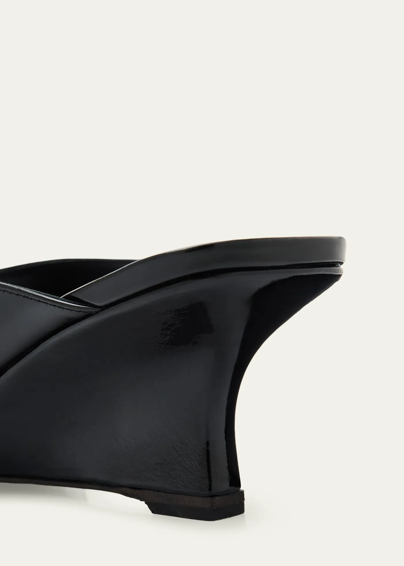 Stuart Weitzman50mm Vinnie Patent Leather Thong Sandals