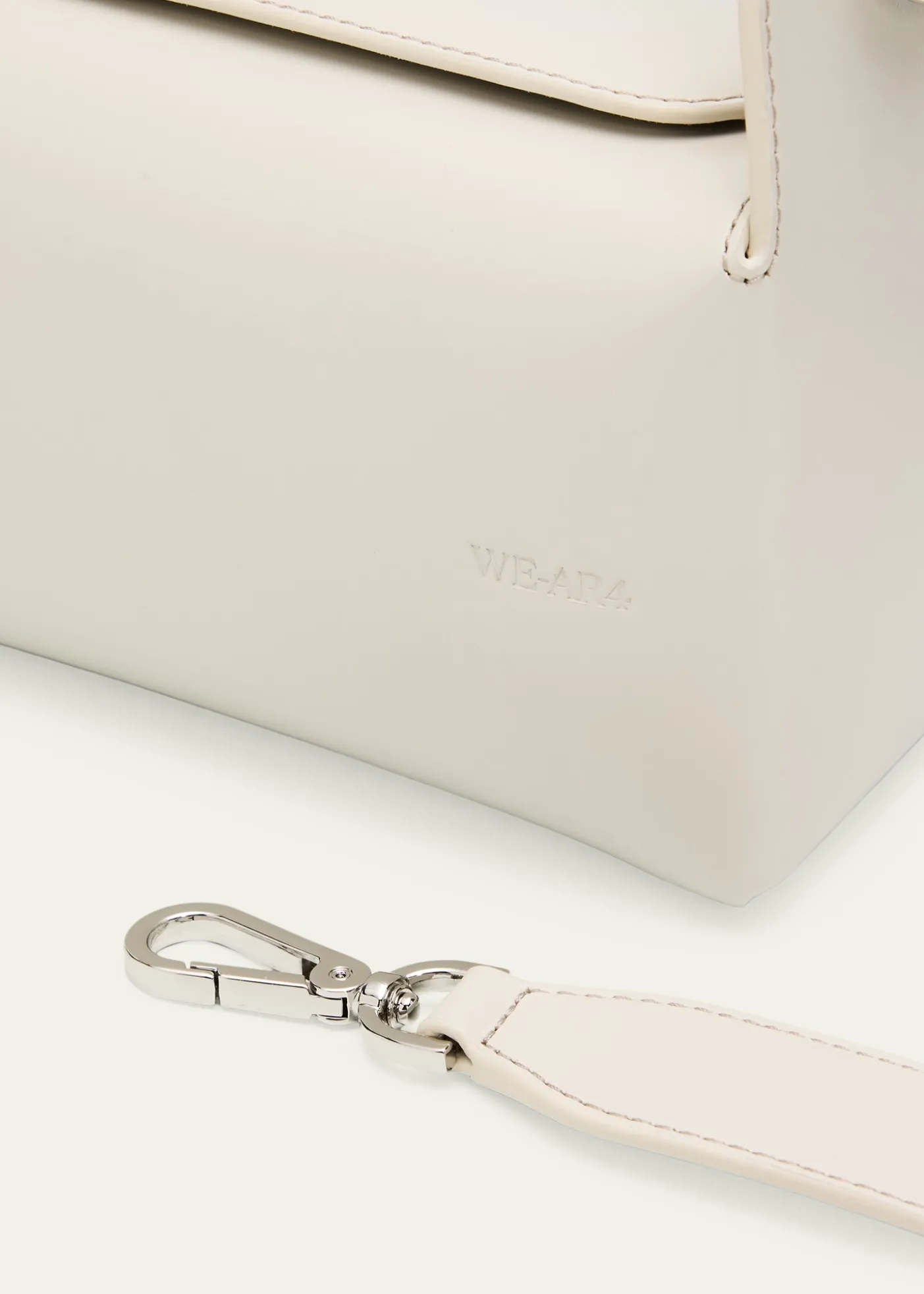 WE-AR4The Pastry Box 20 Leather Top-Handle Bag